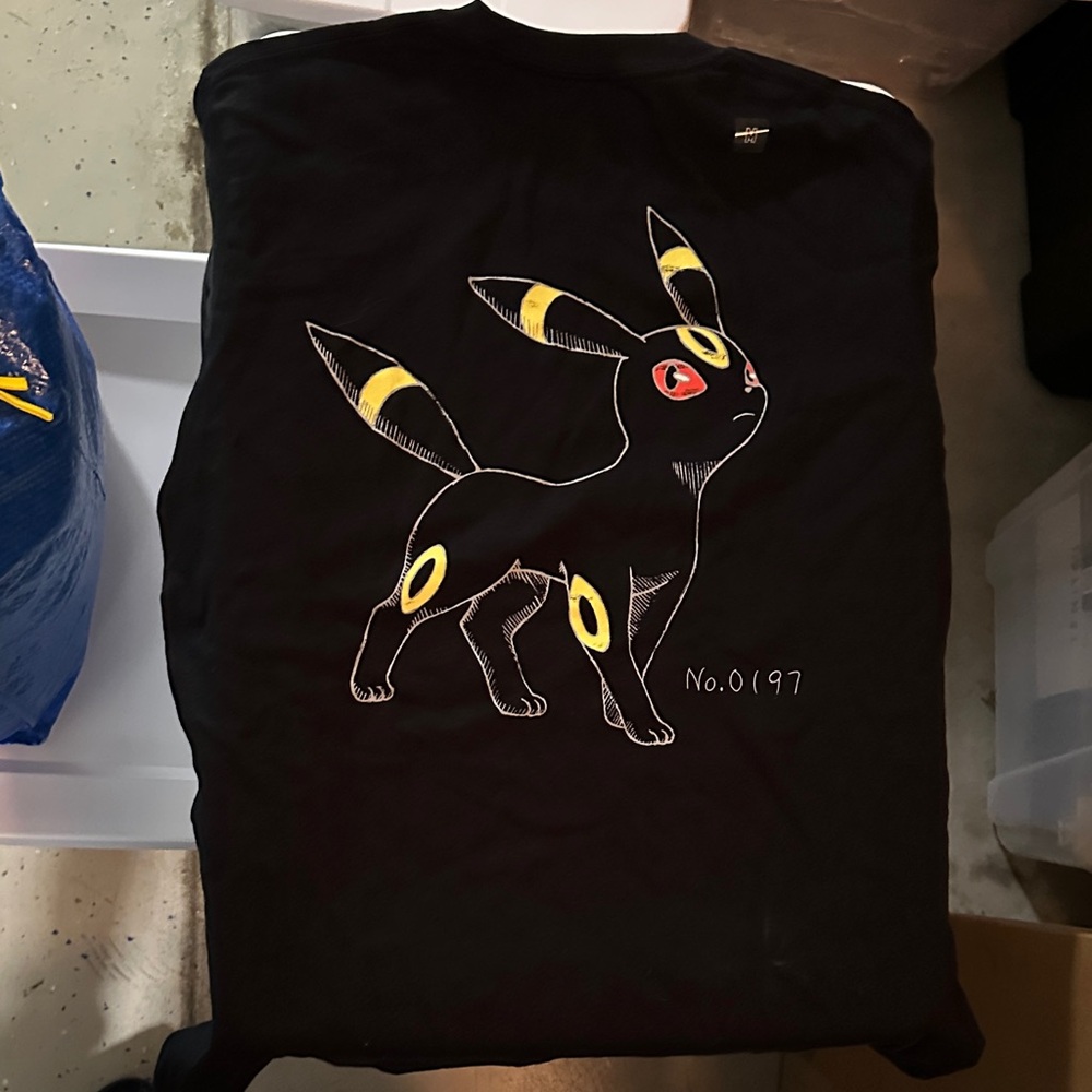 Pokemon Uniqlo Umbreon shirt